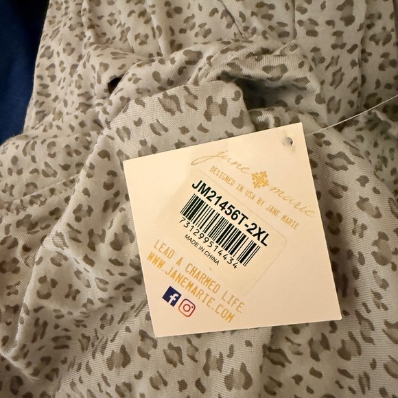 Elegant Gray Women's Robe - Picture 5 of 5